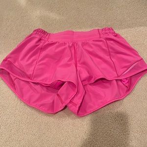 Hotty Hot Low-Rise Lined Short 2.5" in sonic pink size 6